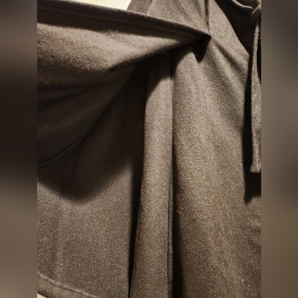 Tahari Black Cape - Picture 3 of 6